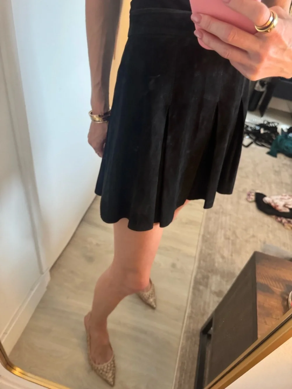 Alice + Olivia Black Suede Pleated Mini Skirt - Picture 3 of 9
